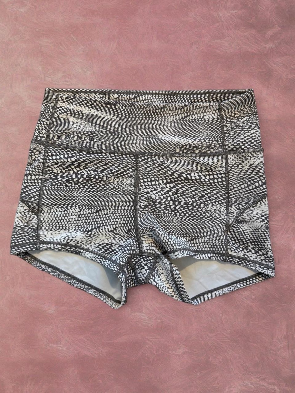 Lululemon Black & White Snakeskin Print Short Shorts Size 8